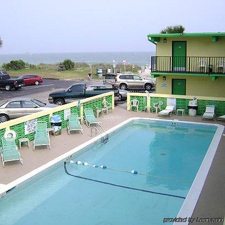 Sea Hawk Oceanfront Motel Мертл-Біч Зручності фото