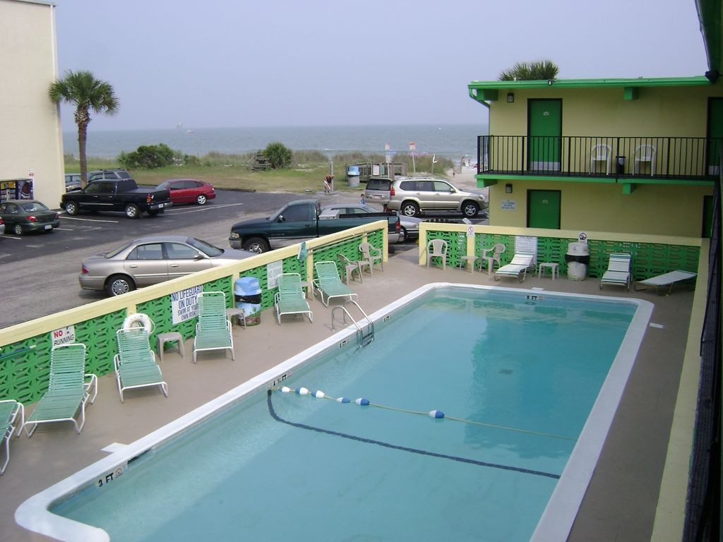 Sea Hawk Oceanfront Motel Мертл-Біч Зручності фото
