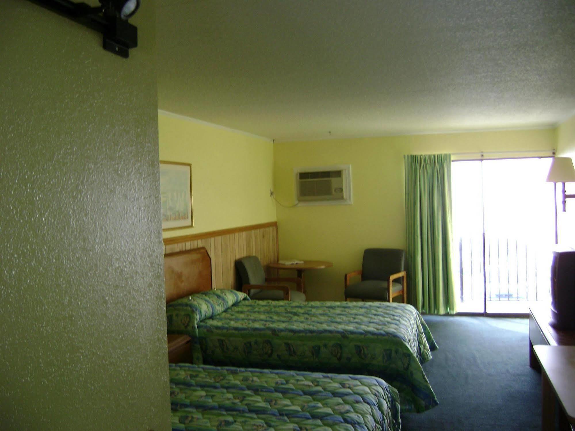 Sea Hawk Oceanfront Motel Мертл-Біч Екстер'єр фото